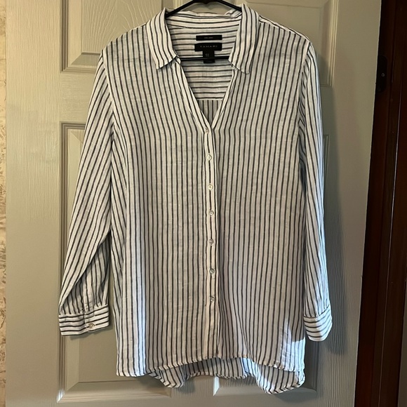 Tahari Tops - TAHARI linen blue striped long sleeve blouse